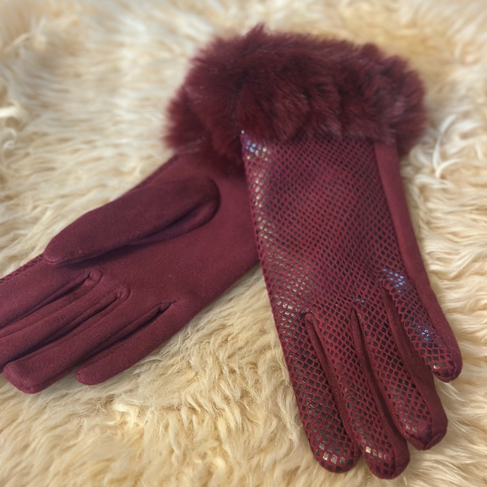 Faux Fur Women’s Gloves With Touch Screen Technology - Warm & Stylish! - Picture 2 of 6